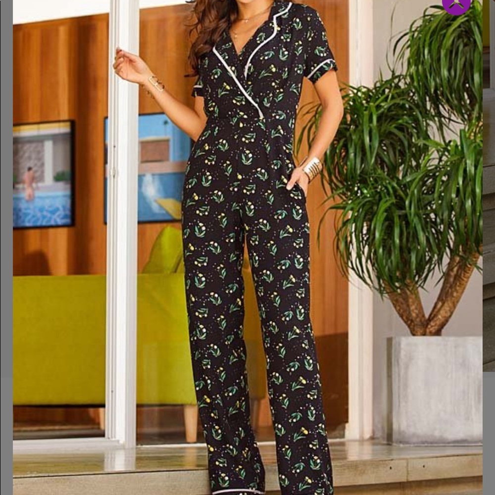 NWT Suzanne Betro Beautiful Jumpsuit